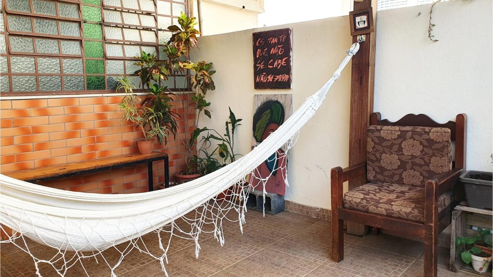 Quarto Casal Com Janela Casa Caramel Μπέλο Οριζόντε Εξωτερικό φωτογραφία