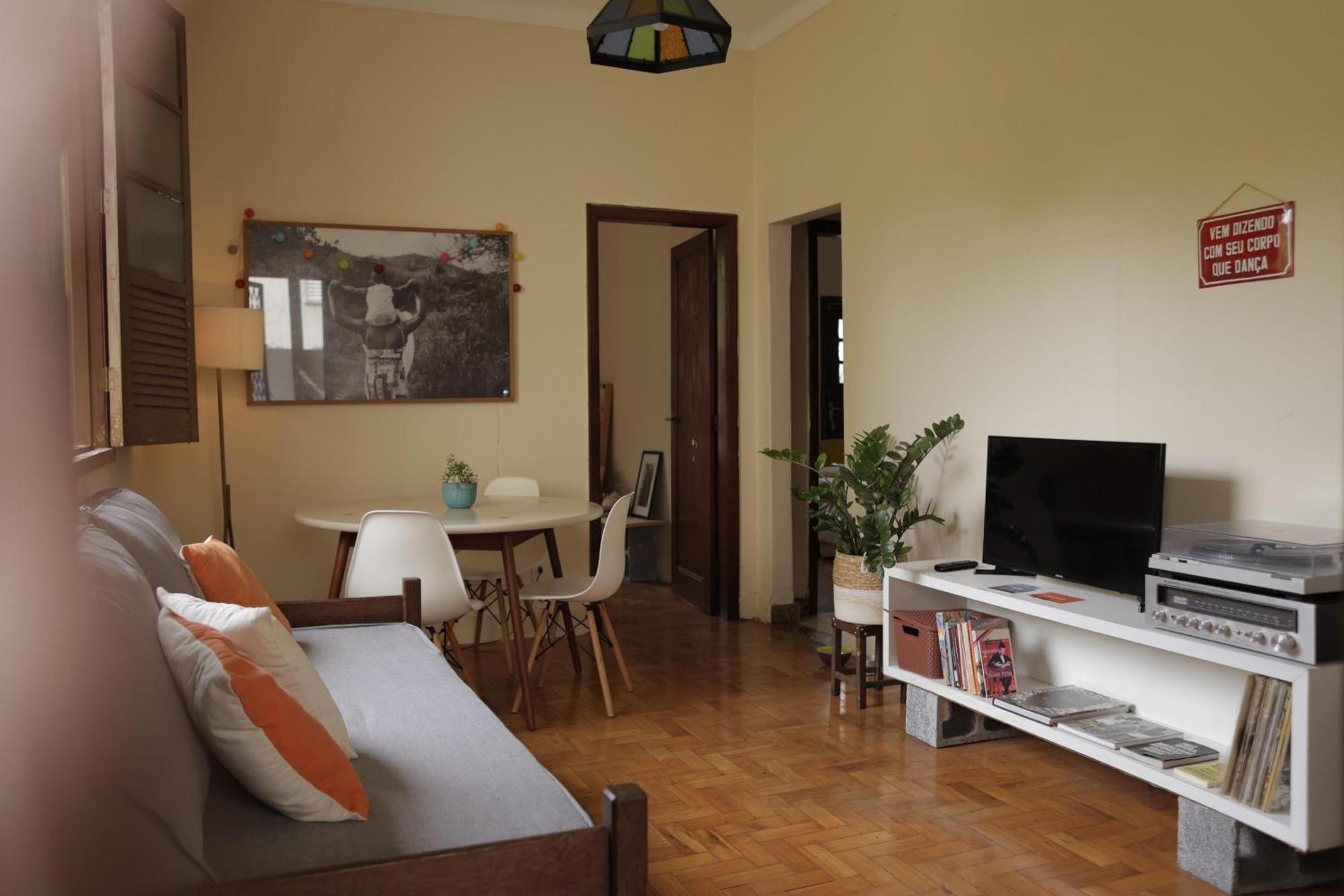 Quarto Casal Com Janela Casa Caramel Μπέλο Οριζόντε Εξωτερικό φωτογραφία